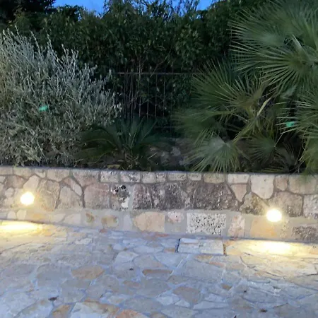 Trulli Beatrice לוקורוטונדו