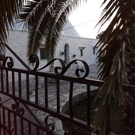 Trulli Beatrice * לוקורוטונדו